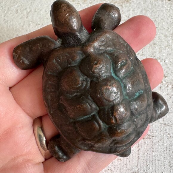 Vintage Metal Advertising Turtle - The Billings Chapin Co - Picture 6 of 9